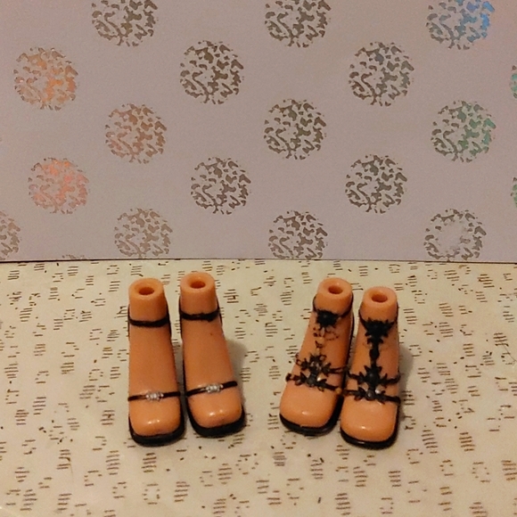 MGA Bratz High Heel Shoes - Picture 1 of 3